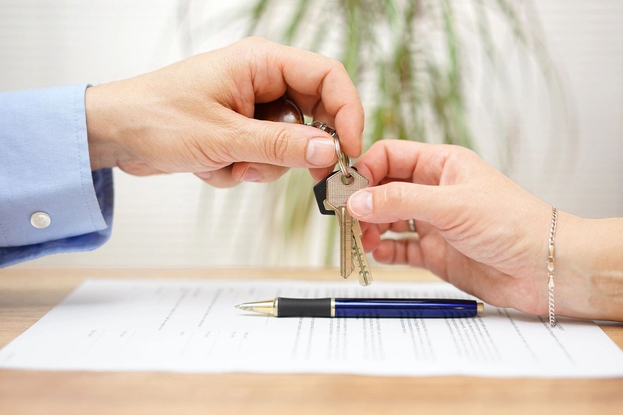 House key handover real estate transaction